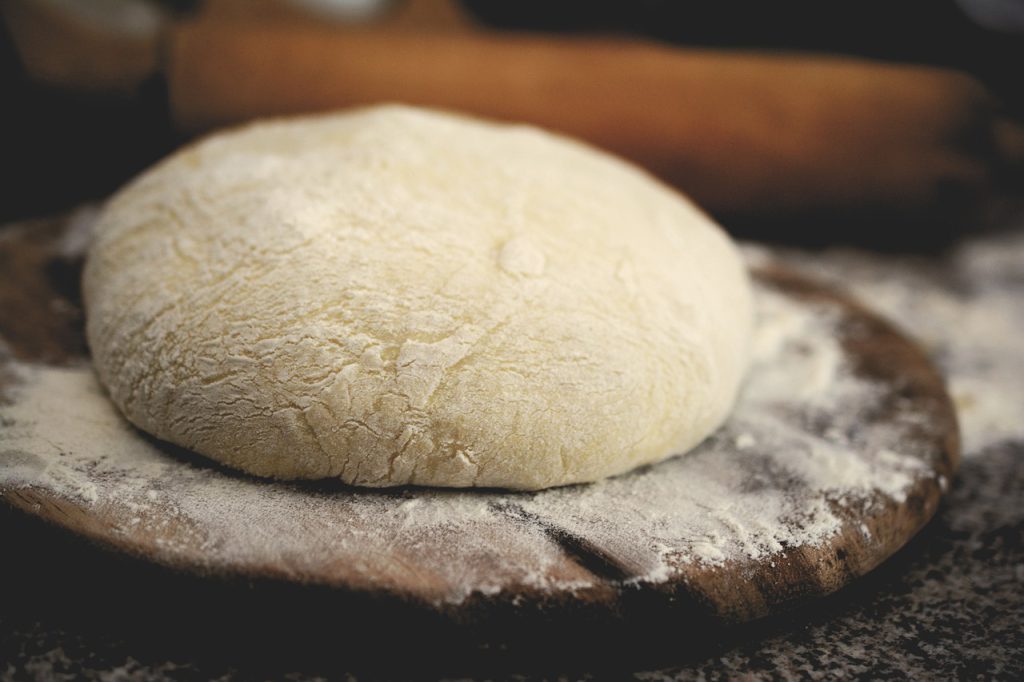 Najlepsze ciasto na pizzę jak z pizzerii – odkryj tajniki wypieku idealnej pizzy