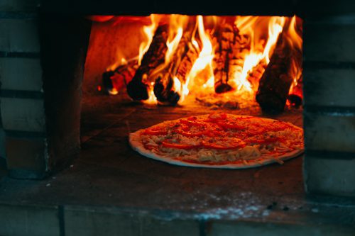 Jaki kamień do pizzy wybrać – poradnik krok po kroku