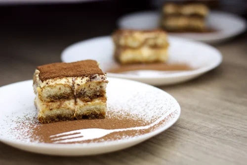 Jak zrobić tiramisu: Sztuka stworzenia włoskiego raju w deserze